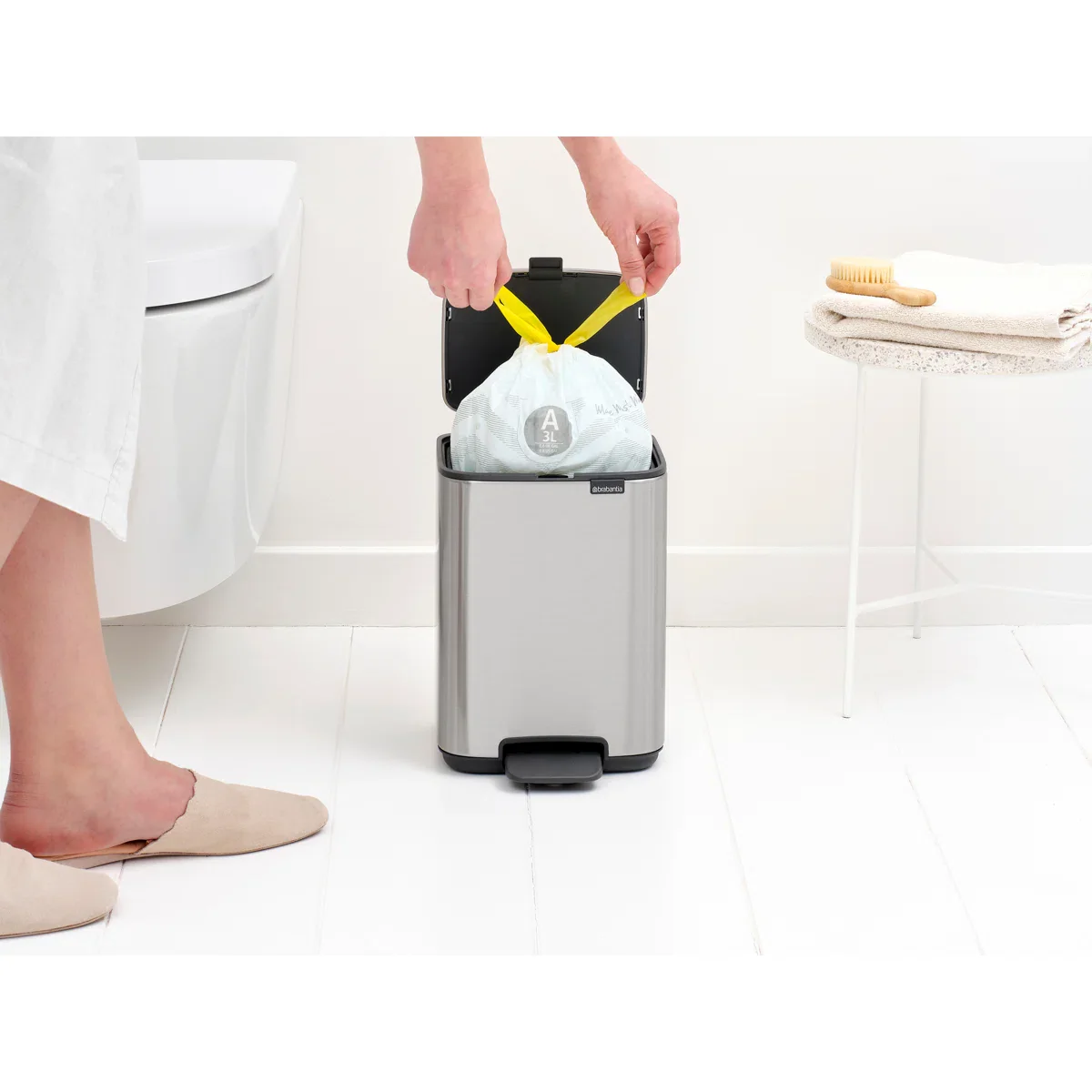 Brabantia Bo Petite Step-On Trash Can – 1.1 Gal – Matte Steel - Image 3