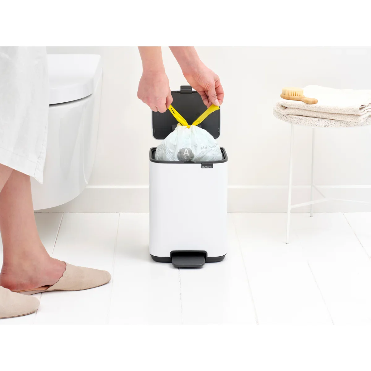 Brabantia Bo Petite Step-On Trash Can – 1.1 Gal – White - Image 3