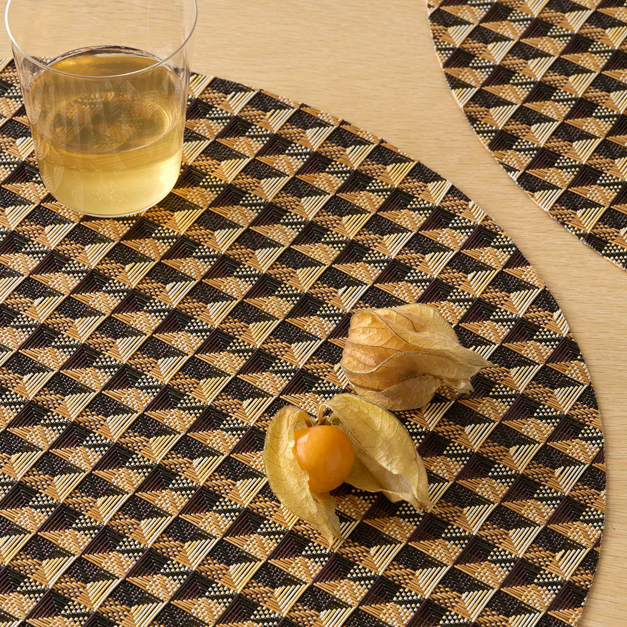 Chilewich Crane Round Placemat – Honey - Image 2