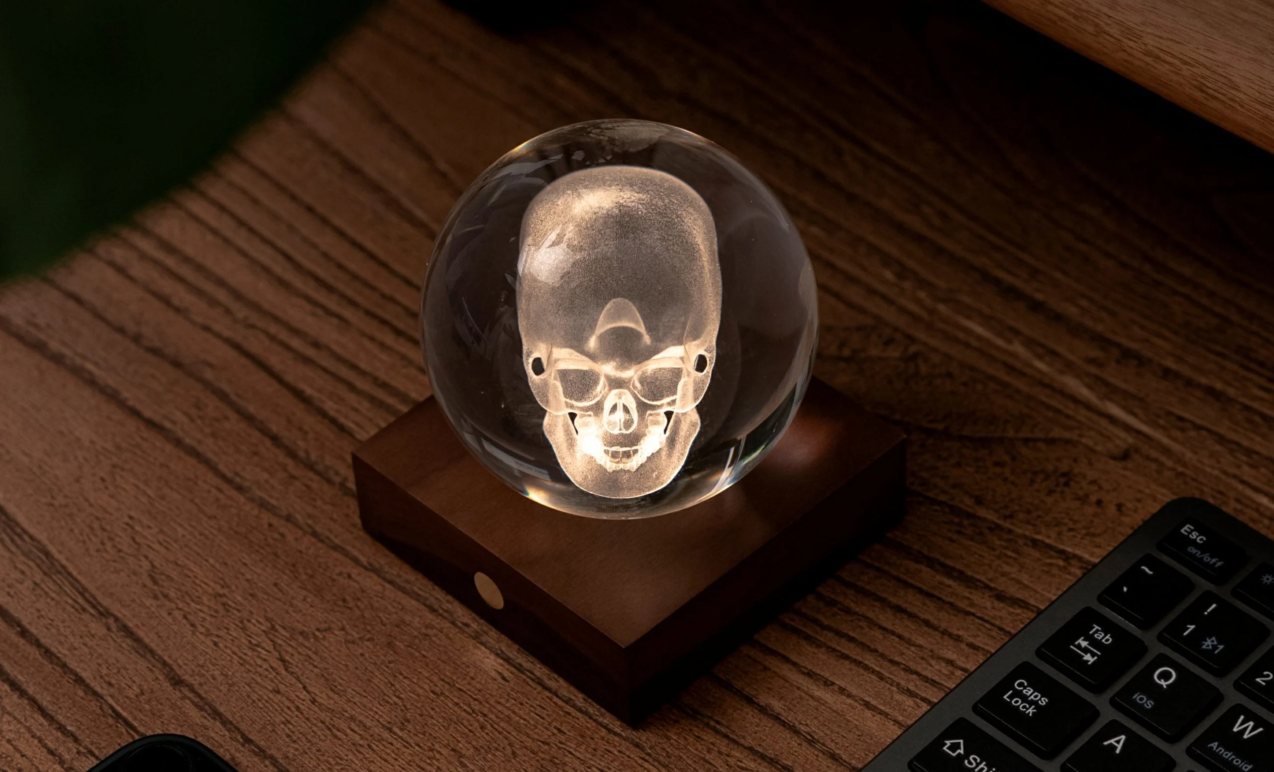 Gingko Designs Amber Crystal Light Paper Weight – Skull - Image 5