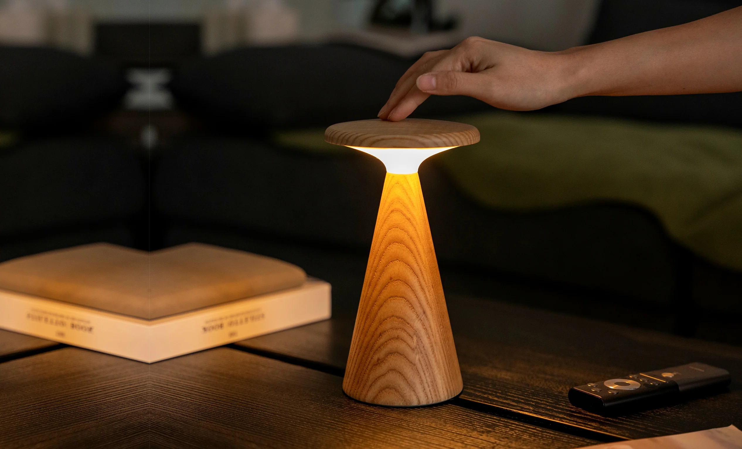 Gingko Large Sylva Table Lamp – Walnut - Image 4