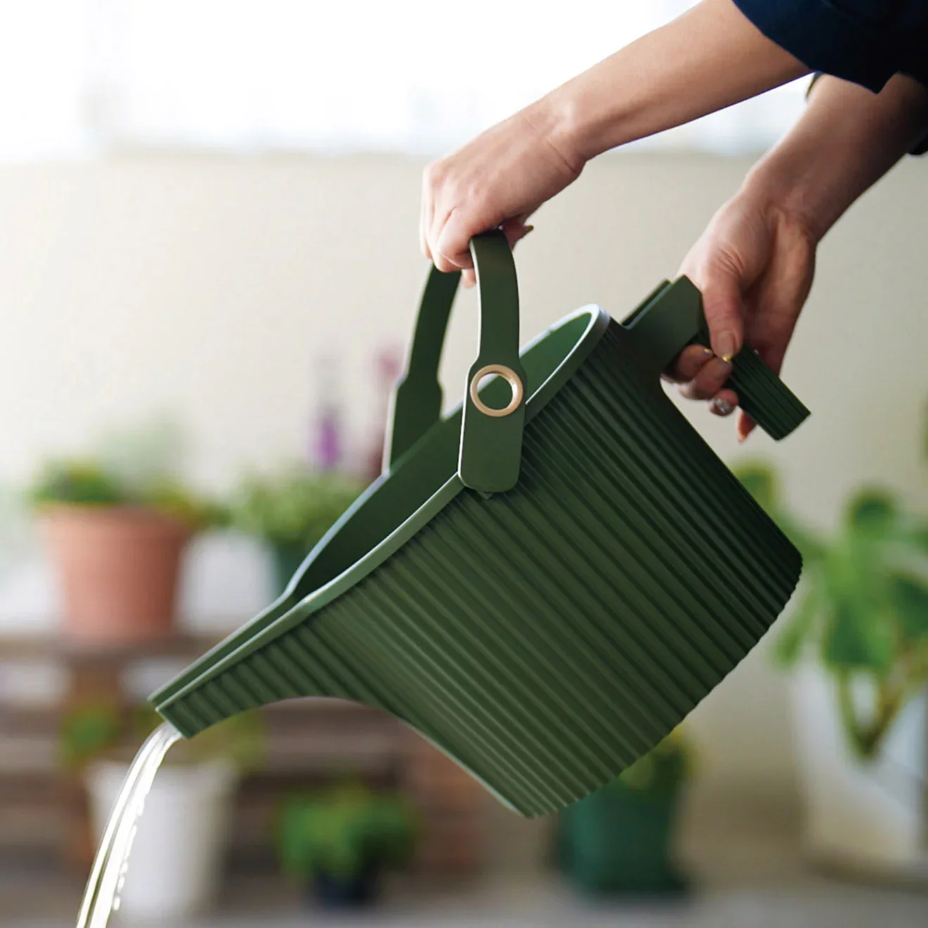 Hachiman Garden Beetle Watering Cans - Large 5L – Green - Image 2