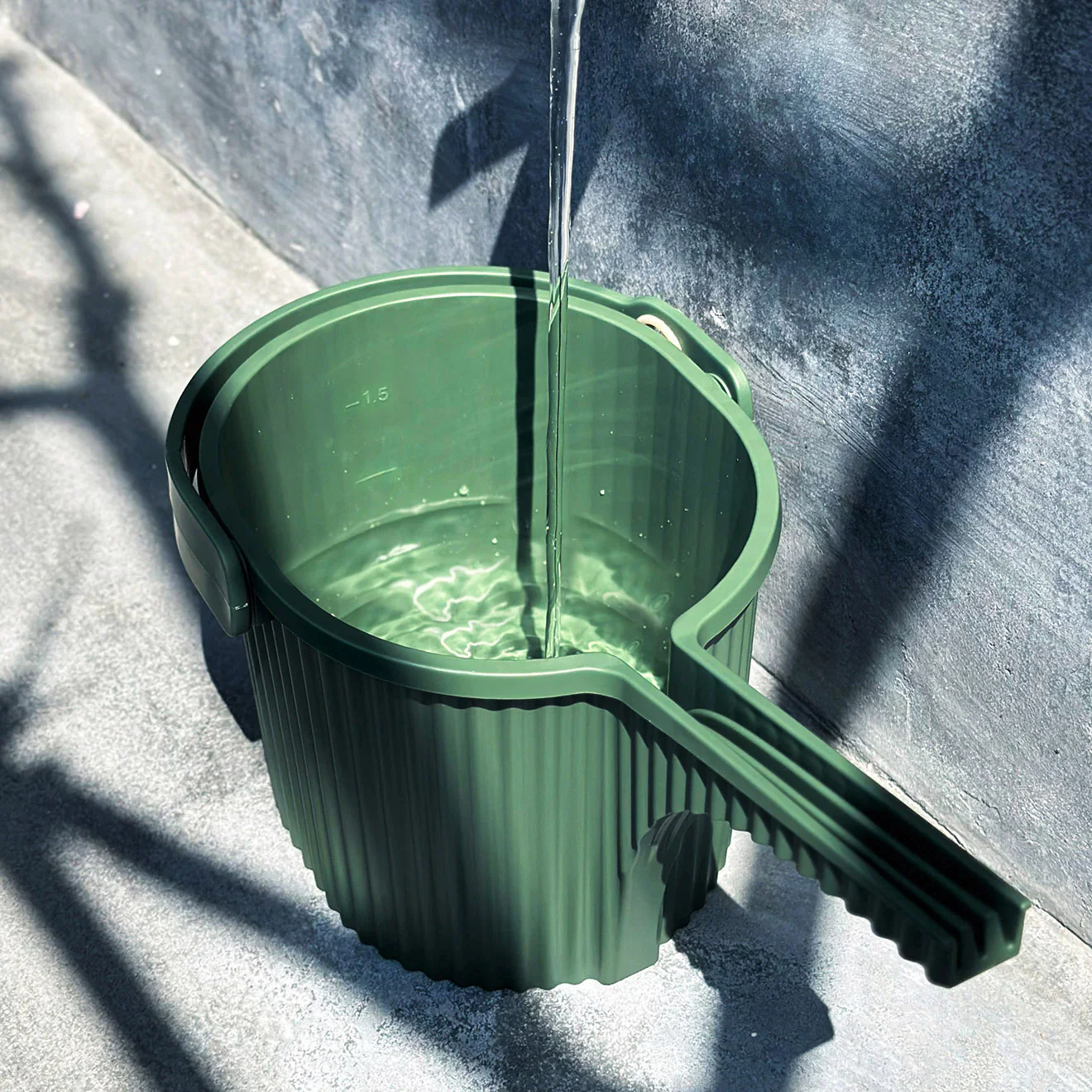 Hachiman Garden Beetle Watering Cans - Large 5L – Green - Image 3