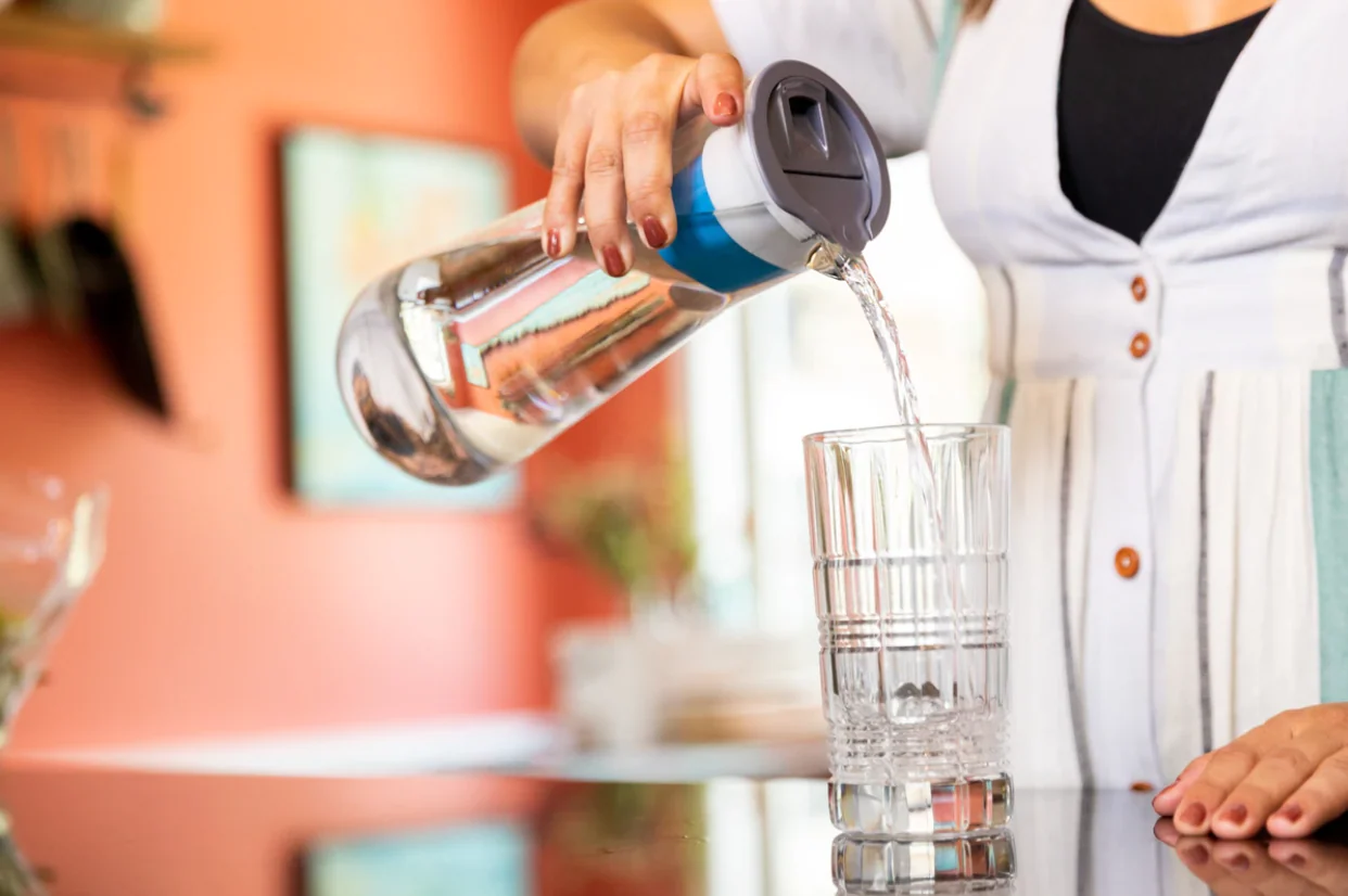 Hydros Glass Water Filtration Carafe – 40 oz. - Image 5