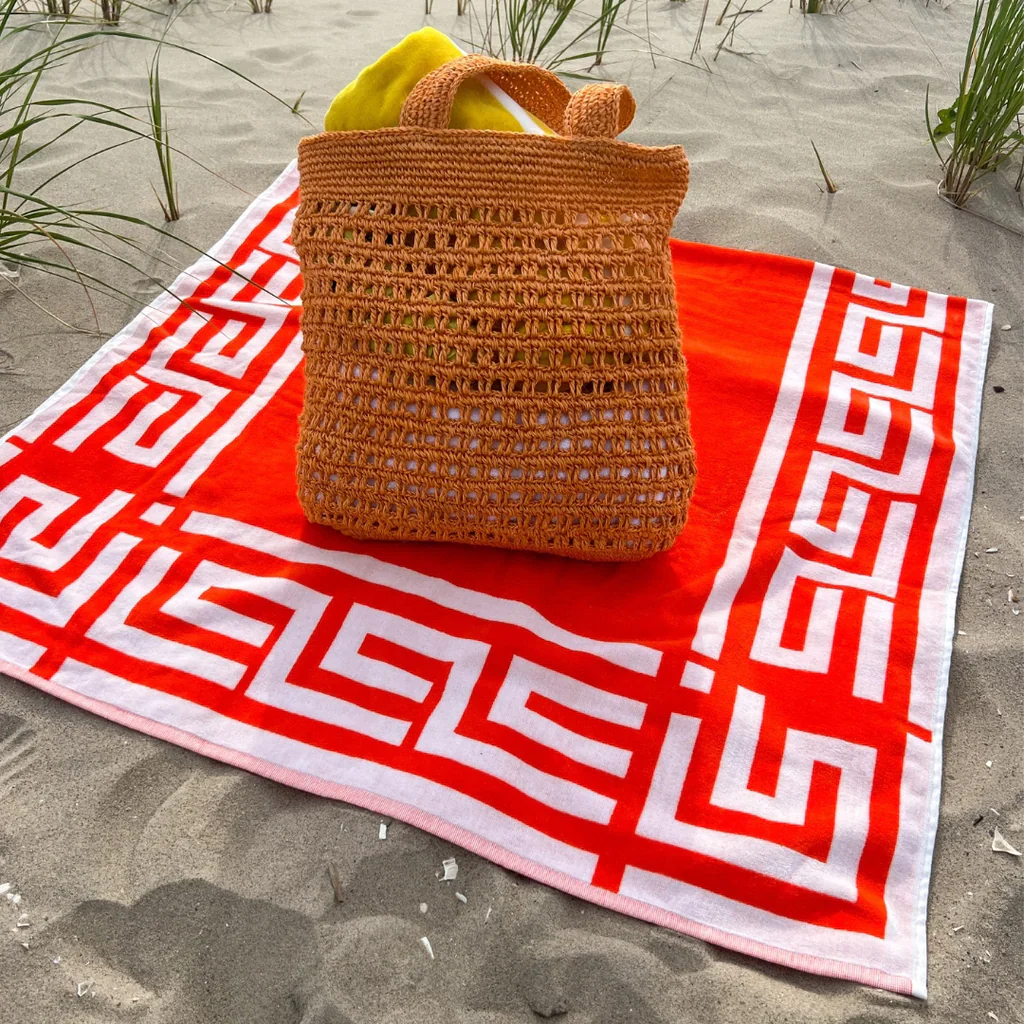 Kassatex Greek Key Reversible Beach Towels – Red – 40" x 70" - Image 2