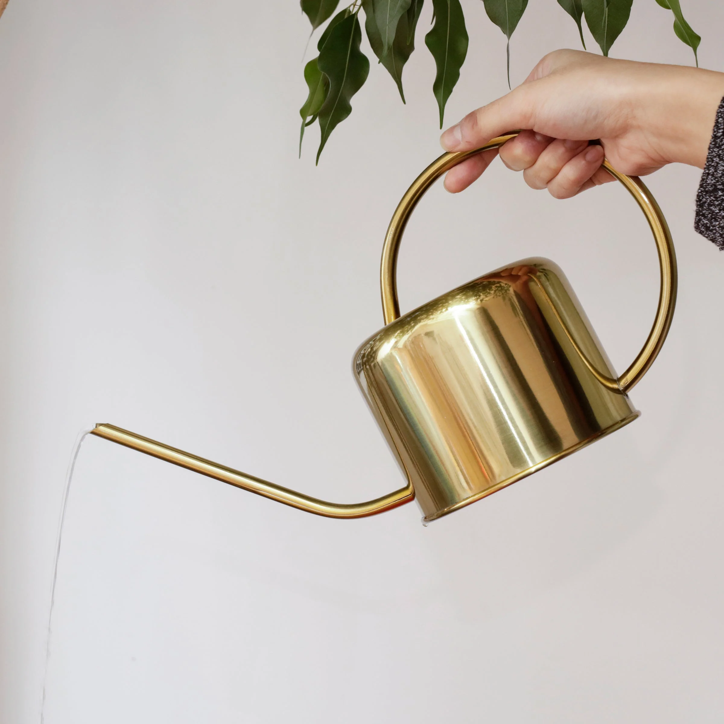 Kikkerland Vintage Style Steel Watering Can – Gold - Image 2