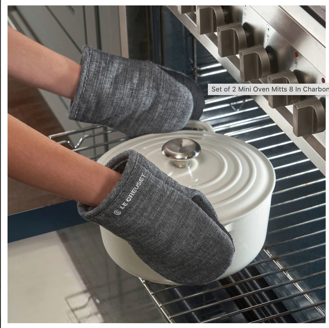 Le Creuset Mini Silicone Oven Mitts – Set of 2 – Noir - Image 3