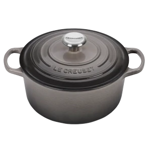 Le Creuset Round Dutch Oven – 3.5QT – Oyster