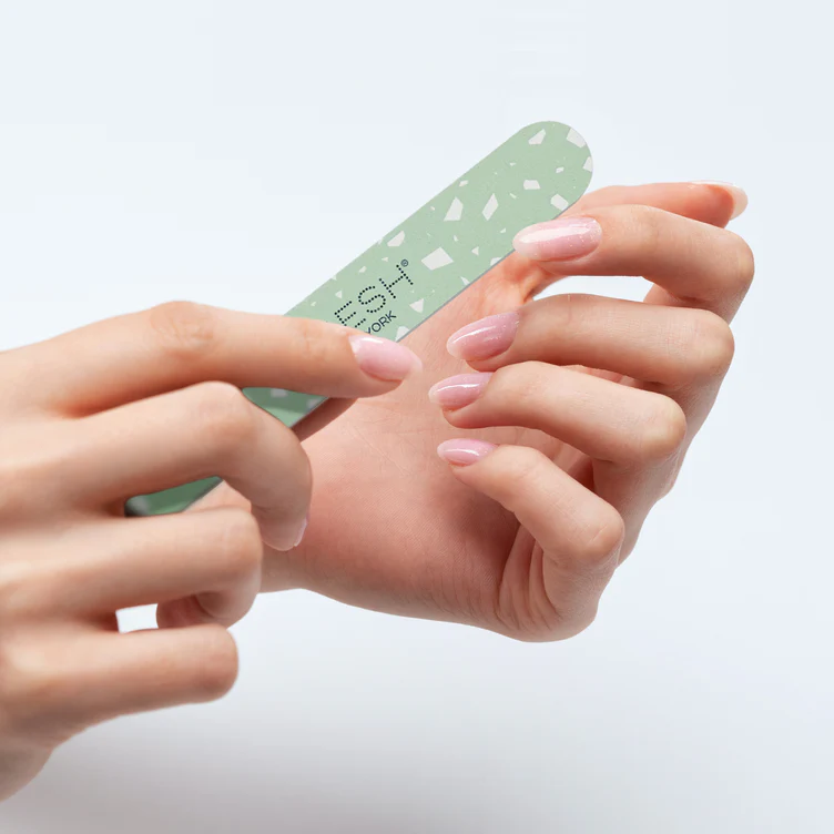 Voesh Mani Moments Revitalizing At-Home Manicure Kit – Vitamin Recharge - Image 3