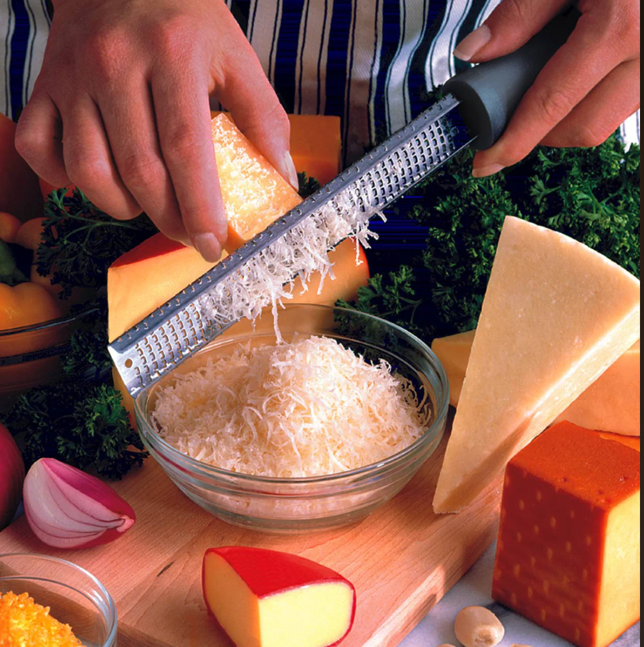 Microplane Classic Stainless Steel Zester & Cheese Grater - Black - Image 3