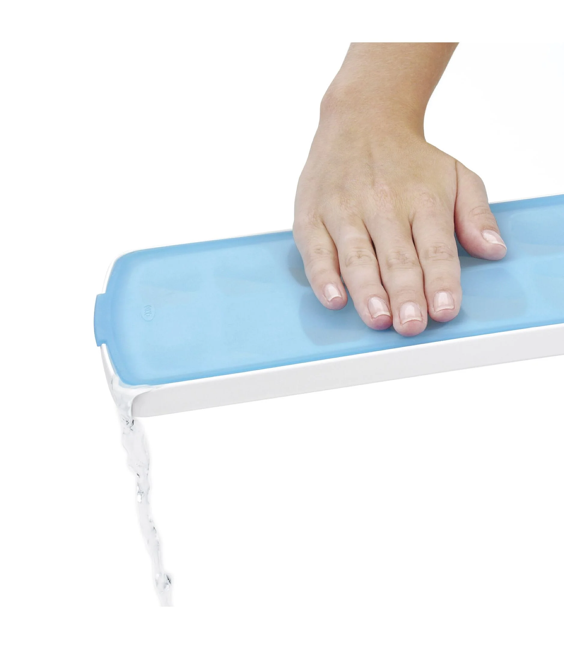 OXO Good Grips No-Spill Ice Cube Tray - Image 3