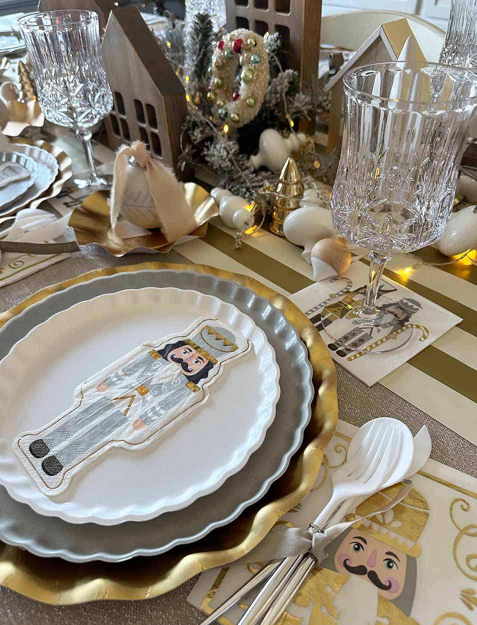 Sophistiplate Gilded Nutcracker Die-Cut Christmas Paper Guest Towel – 16pk - Image 3