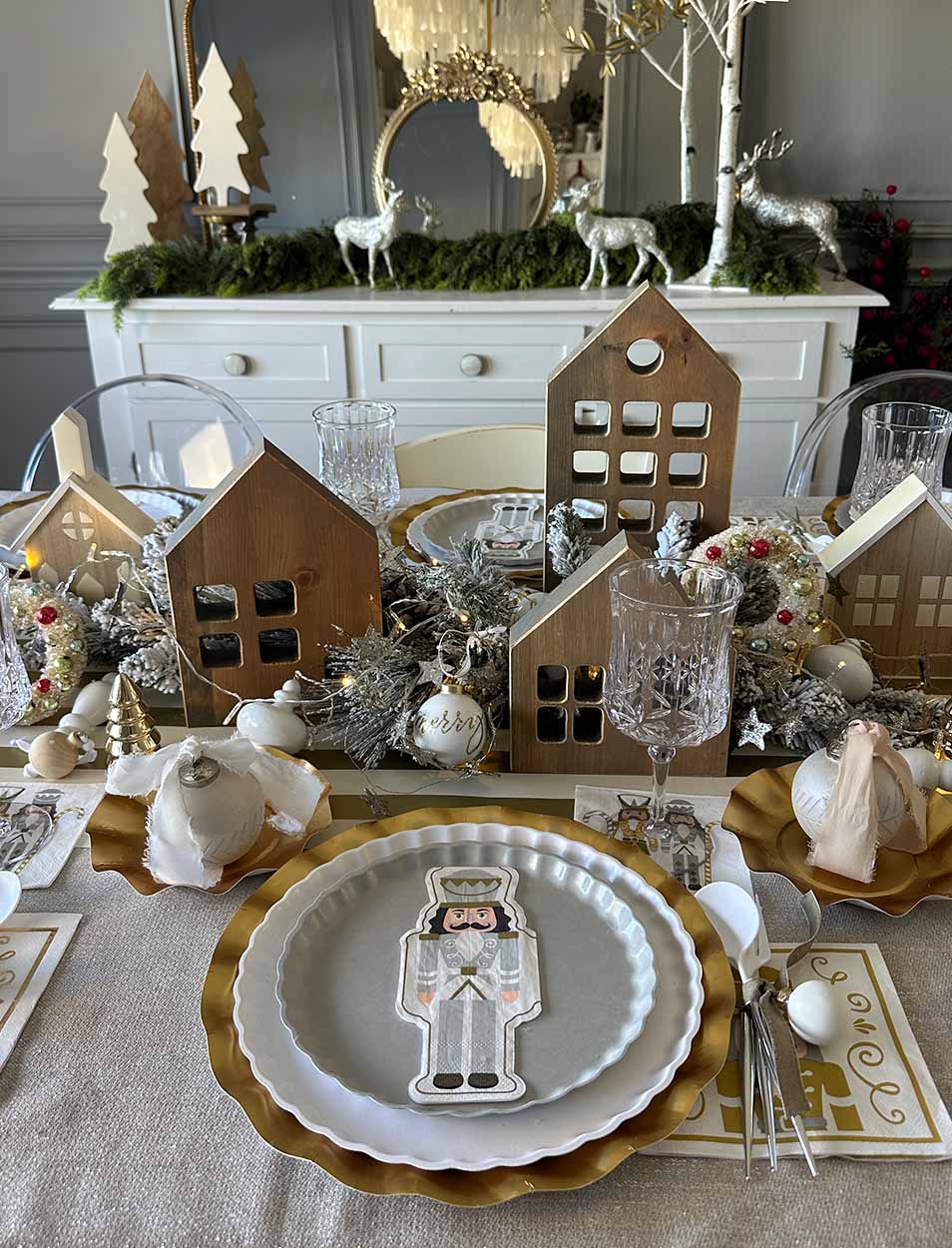Sophistiplate Gilded Nutcracker Die-Cut Christmas Paper Guest Towel – 16pk - Image 4