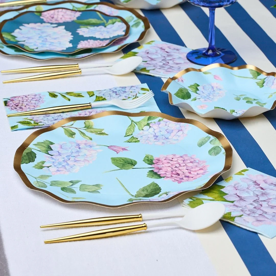 Sophistiplate Scalloped Dinner Plates - 8pkg – Hydrangea Flowers - Image 2