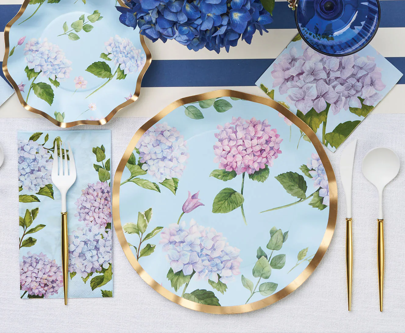 Sophistiplate Scalloped Dinner Plates - 8pkg – Hydrangea Flowers - Image 3