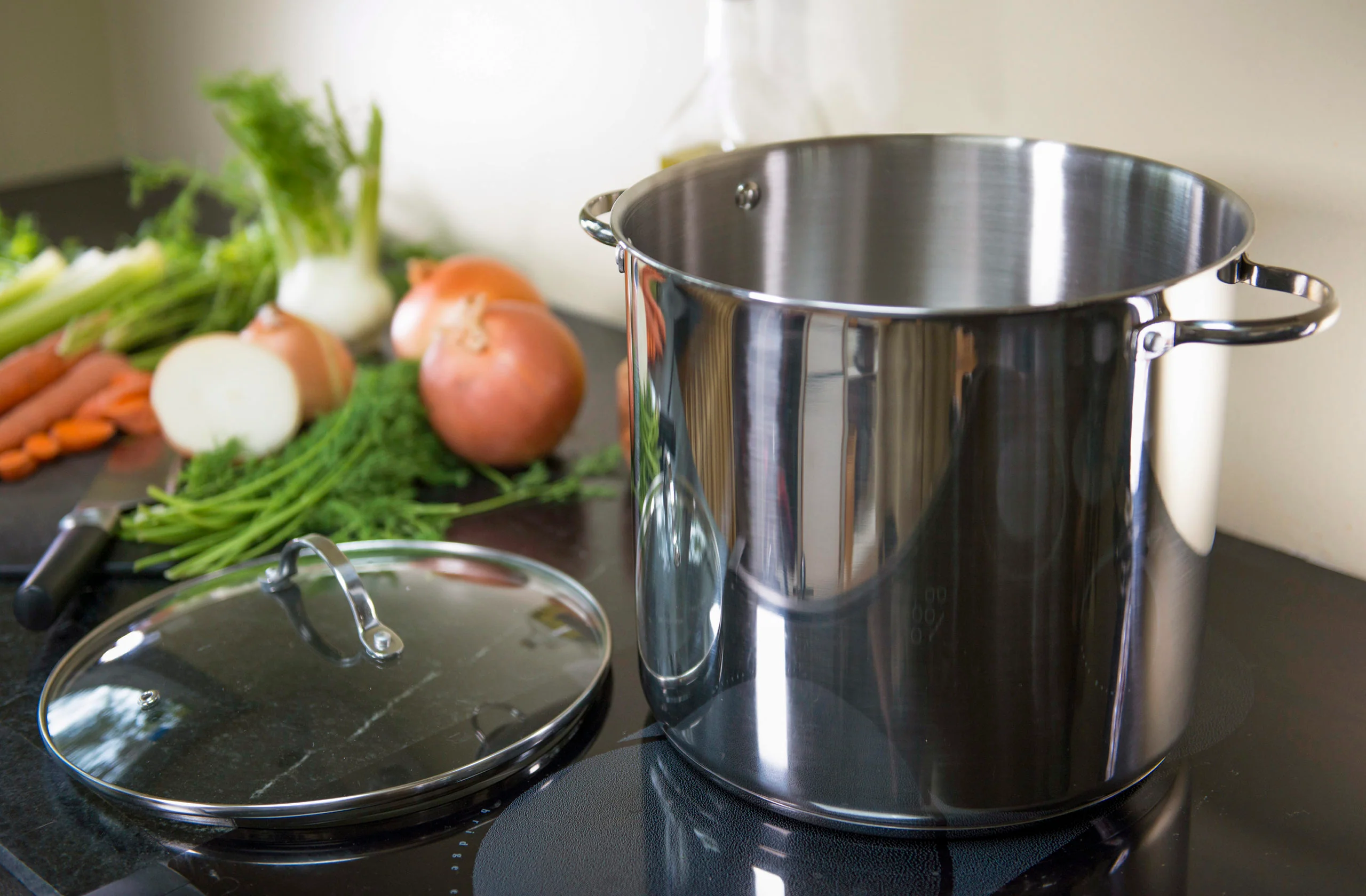 Stainless Steel Stock Pot – 8 QT - Image 3