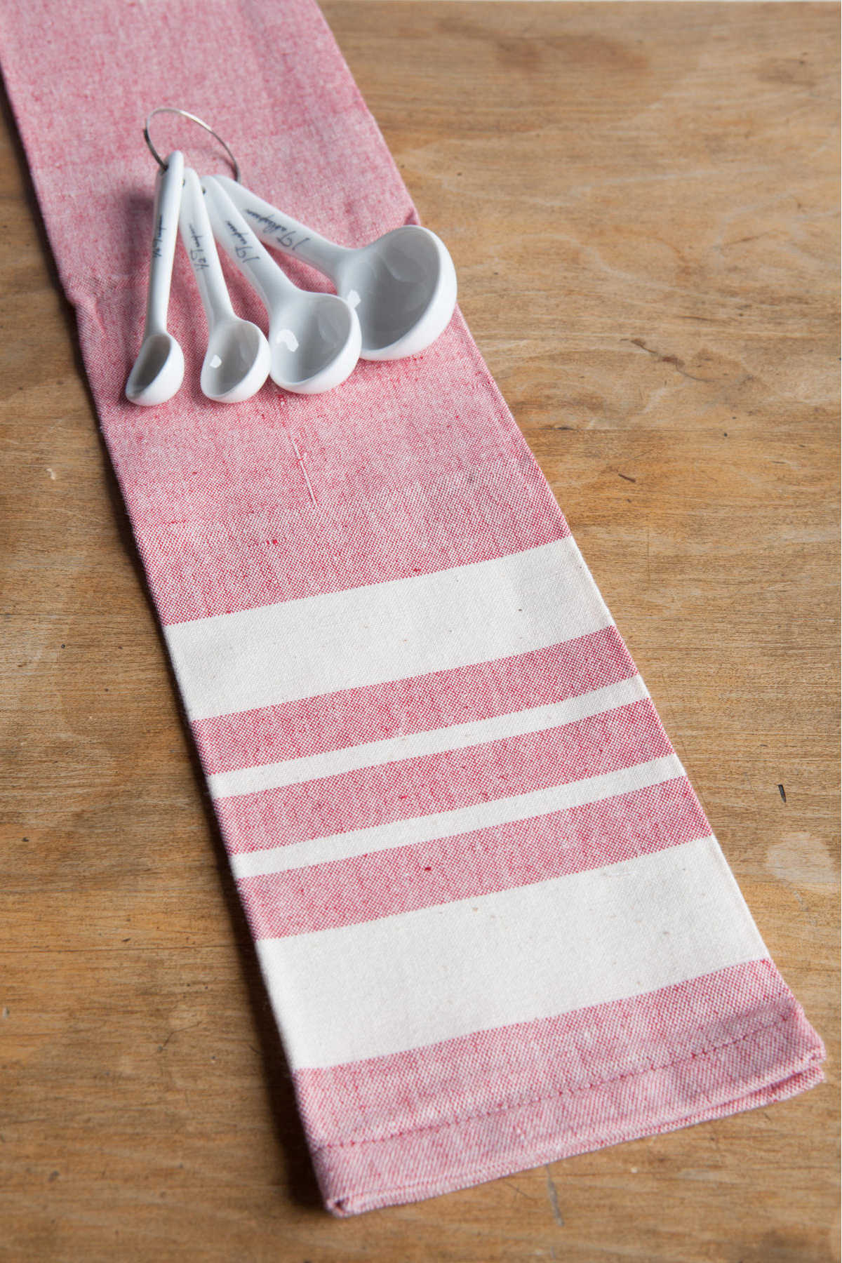 Sustainable Threads Cotton Handwoven Kitchen Towel – Tomato – 27" x 19" - Image 4