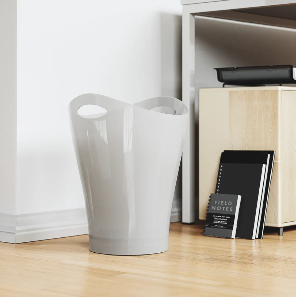 Umbra Garbino Trash Can– White – 2.25 Gallon - Image 3