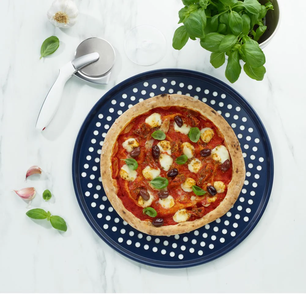 Zyliss Nonstick Pizza Baking Tray – 14 in. - Image 4